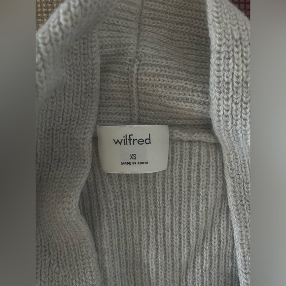 Aritzia sleeveless cardigan - Picture 3 of 3